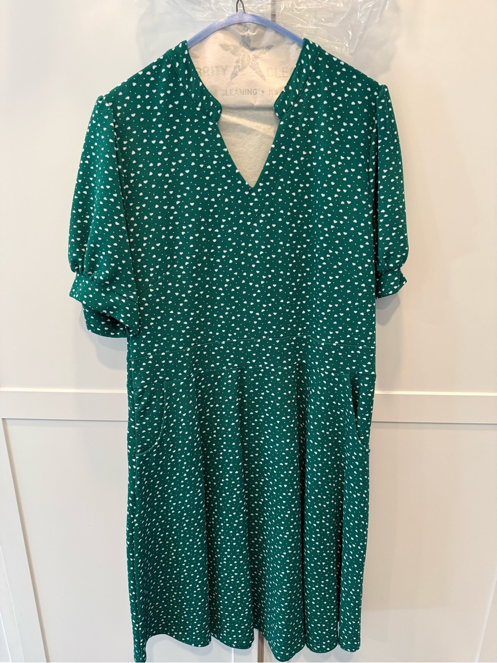 💚Green Dress with White Polka Dot Hearts, V-Neck Dress - Size XL 💚